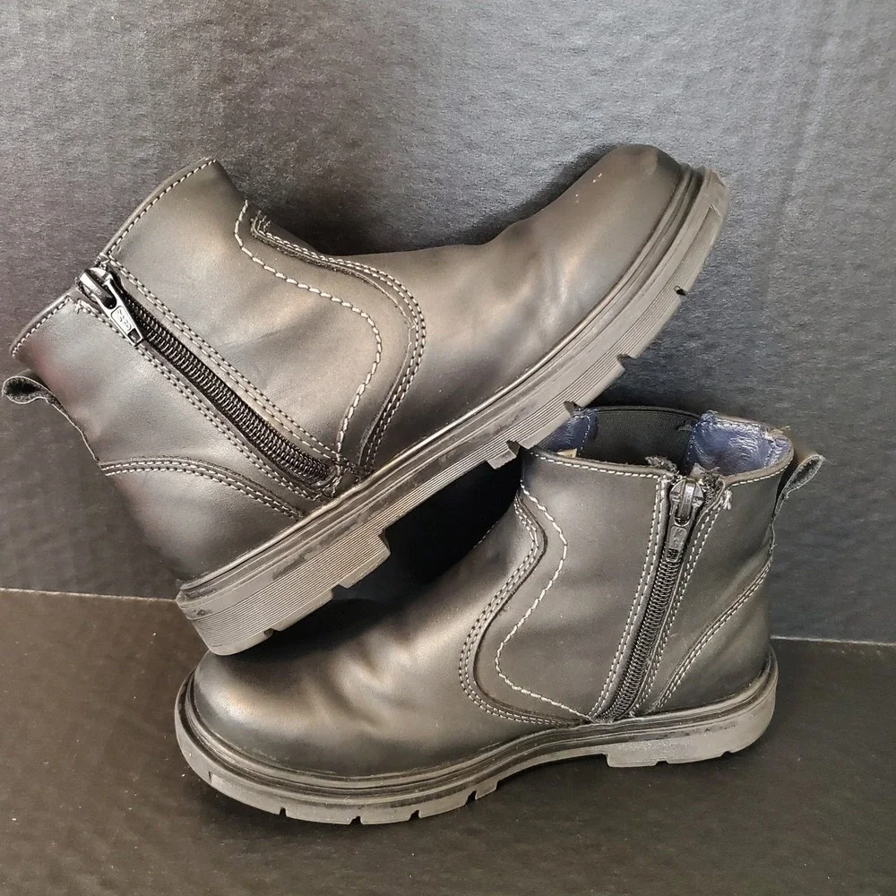 FERRATO Boys Black Ankle Boots Youth‎ Size 1 Side Zip Lightly Worn, Toe Scuffs